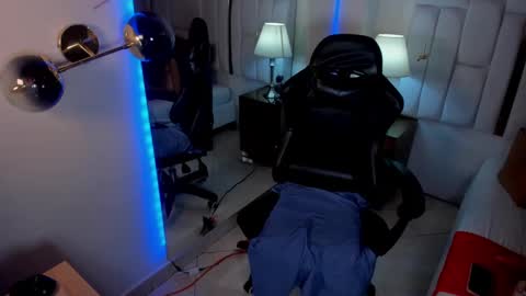 Snapshot of ela_beli chatting on 09-10-25, 03:39 Ela Beli online show from 09-10-25, 03:39