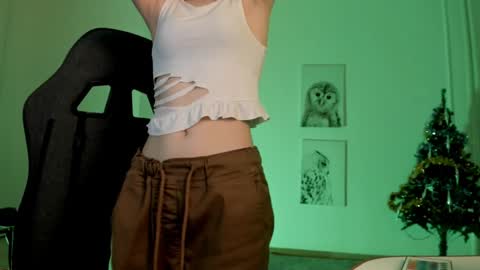 Your sweet girl online show from 12-19-24, 11:46