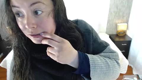 Snapshot of elamurray chatting on 11-03-25, 11:11 elamurray online show from 11-03-25, 11:11