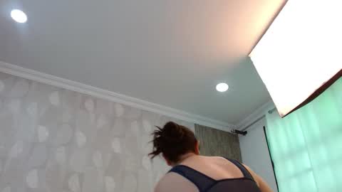 Snapshot of elamurray chatting on 11-12-25, 11:43 elamurray online show from 11-12-25, 11:43