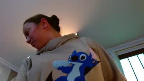 Snapshot of elamurray chatting on 11-25-25, 11:21 elamurray online show from 11-25-25, 11:21