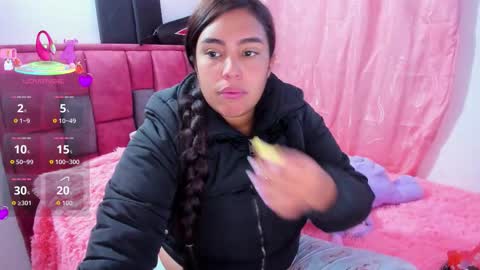 Snapshot of elana_keplerr chatting on 12-17-25, 07:47 Elana kepler online show from 12-17-25, 07:47