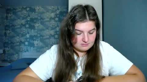 Elanis online show from 10-21-25, 01:56