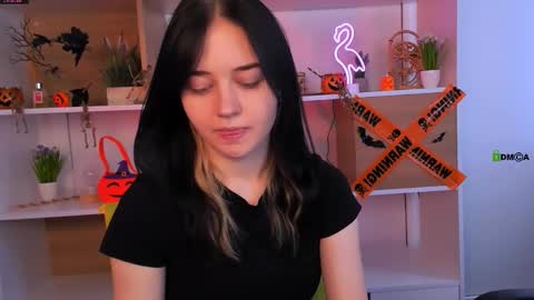 Snapshot of elara_jadie chatting on 10-30-25, 09:22 Elara online show from 10-30-25, 09:22