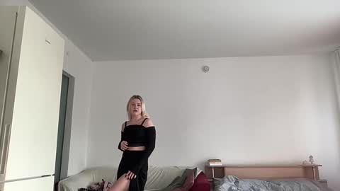 elaraluxxxe online show from 02-22-25, 11:02