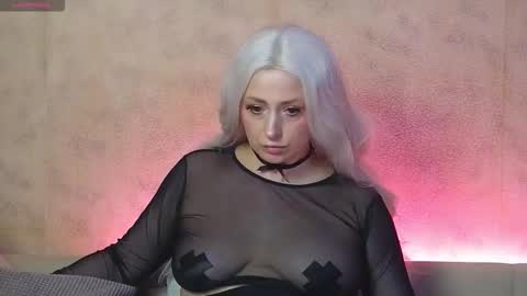 elarasable online show from 02-18-26, 05:42