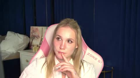 elaravoltage online show from 04-28-26, 05:29