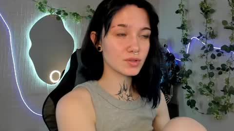 Snapshot of elastikiss chatting on 05-18-26, 05:35 elastikiss online show from 05-18-26, 05:35