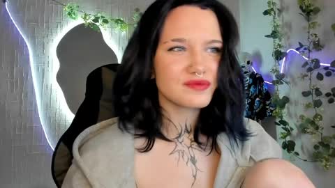 Snapshot of elastikiss chatting on 05-18-26, 11:32 elastikiss online show from 05-18-26, 11:32