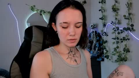 Snapshot of elastikiss chatting on 06-18-26, 08:03 elastikiss online show from 06-18-26, 08:03