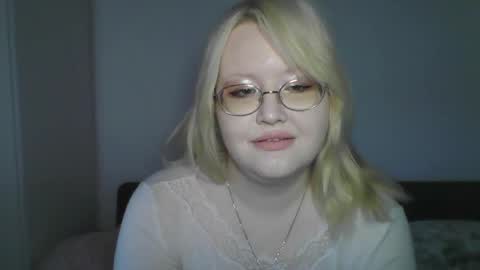 Snapshot of elayne_sweet chatting on 04-29-26, 06:06 elayne_sweet online show from 04-29-26, 06:06