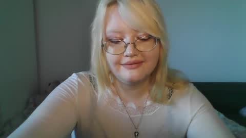 Snapshot of elayne_sweet chatting on 05-06-26, 06:30 elayne_sweet online show from 05-06-26, 06:30