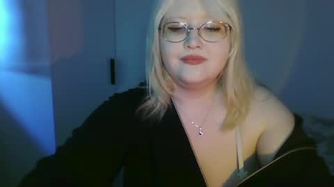 Snapshot of elayne_sweet chatting on 05-27-26, 06:10 elayne_sweet online show from 05-27-26, 06:10