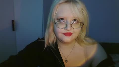 Snapshot of elayne_sweet chatting on 05-28-26, 06:32 elayne_sweet online show from 05-28-26, 06:32