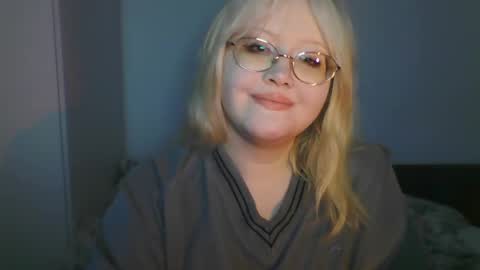 Snapshot of elayne_sweet chatting on 06-05-26, 06:09 elayne_sweet online show from 06-05-26, 06:09