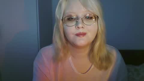 Snapshot of elayne_sweet chatting on 06-07-26, 06:06 elayne_sweet online show from 06-07-26, 06:06