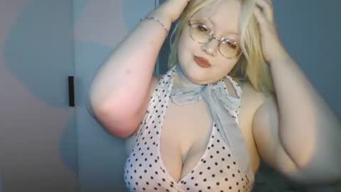 Snapshot of elayne_sweet chatting on 06-12-26, 06:12 elayne_sweet online show from 06-12-26, 06:12