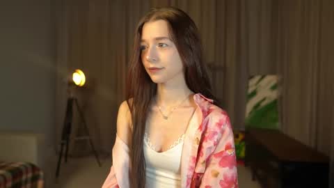 Snapshot of elbasypher chatting on 10-22-25, 01:44 Elba Blance online show from 10-22-25, 01:44