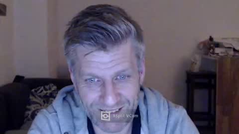 Snapshot of elculiador2207 chatting on 01-05-25, 11:01 Timm online show from 01-05-25, 11:01