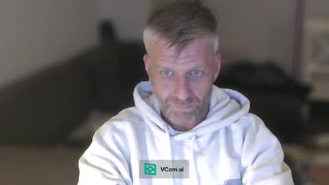 Snapshot of elculiador2207 chatting on 09-14-25, 02:22 Timm online show from 09-14-25, 02:22