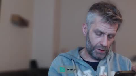 Snapshot of elculiador2207 chatting on 10-10-25, 01:26 Timm online show from 10-10-25, 01:26