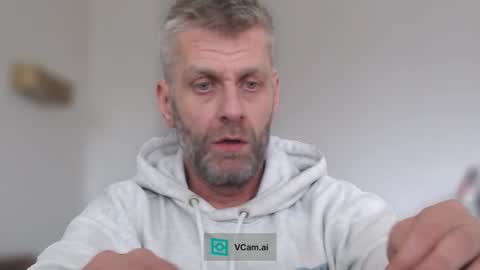 Snapshot of elculiador2207 chatting on 10-25-25, 11:40 Timm online show from 10-25-25, 11:40