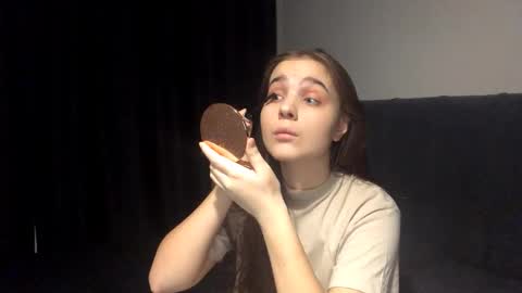 Snapshot of eleanorolaes chatting on 02-24-26, 03:43 Kelly online show from 02-24-26, 03:43