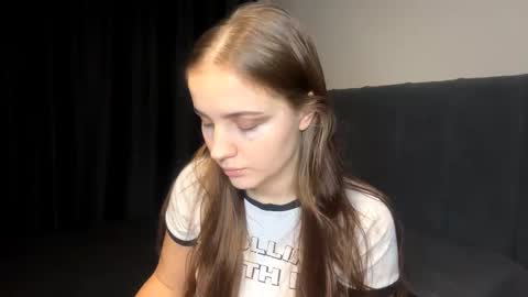 Snapshot of eleanorolaes chatting on 02-28-26, 03:24 Kelly online show from 02-28-26, 03:24