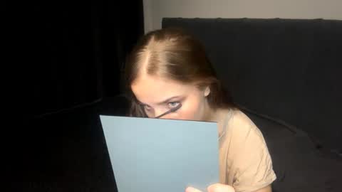 Snapshot of eleanorolaes chatting on 03-13-26, 03:29 Kelly online show from 03-13-26, 03:29