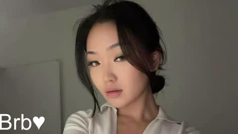 Snapshot of elegant_vibes chatting on 05-16-26, 10:36 Jess online show from 05-16-26, 10:36