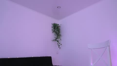 Snapshot of elena_li chatting on 03-04-25, 04:27 elena_li online show from 03-04-25, 04:27