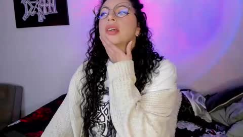 Snapshot of elena_lust chatting on 02-24-25, 04:16 Elena online show from 02-24-25, 04:16