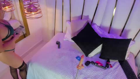 Elena online show from 03-31-26, 07:25