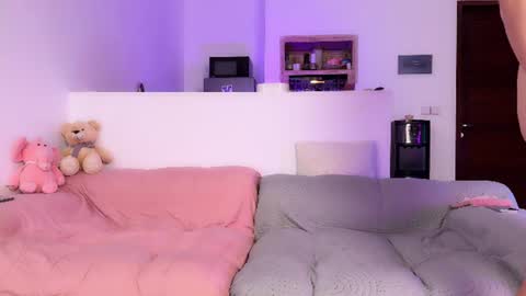Snapshot of elena_rosss chatting on 06-11-26, 02:53 Elena Ross online show from 06-11-26, 02:53