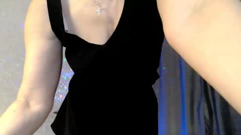 Snapshot of elenaza chatting on 01-19-25, 08:09 elenaza online show from 01-19-25, 08:09