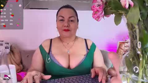 elenna_boobs_ online show from 10-08-25, 06:44