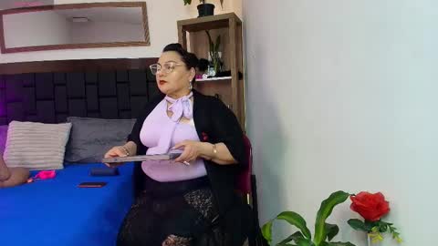 elenna_boobs_ online show from 03-25-26, 03:34