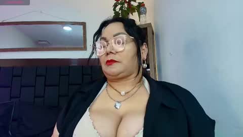 elenna_boobs_ online show from 03-26-26, 03:56