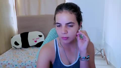 Snapshot of elenna_hotx chatting on 05-10-26, 05:18 agnes online show from 05-10-26, 05:18