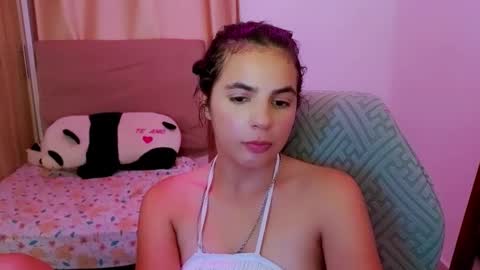 Snapshot of elenna_hotx chatting on 05-12-26, 06:38 agnes online show from 05-12-26, 06:38