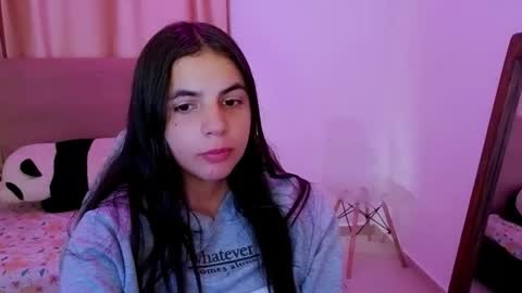 Snapshot of elenna_hotx chatting on 05-17-26, 05:31 agnes online show from 05-17-26, 05:31
