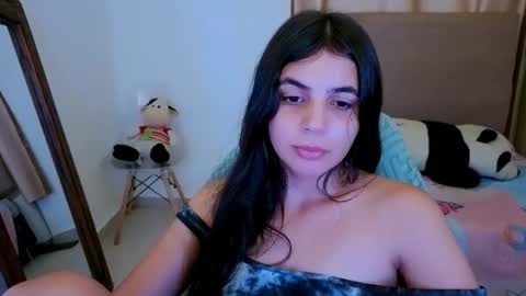 Snapshot of elenna_hotx chatting on 06-11-26, 12:32 agnes online show from 06-11-26, 12:32