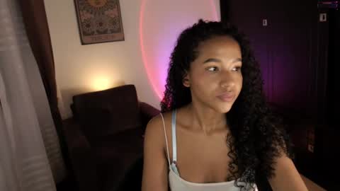 Snapshot of elenna_snow chatting on 12-21-24, 12:09 Elenna online show from 12-21-24, 12:09