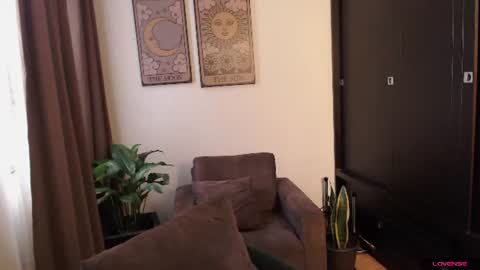 Snapshot of elenna_snow chatting on 06-08-26, 09:59 Elenna online show from 06-08-26, 09:59