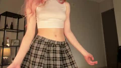 Snapshot of elfiecollins chatting on 11-25-25, 06:13 Elfie online show from 11-25-25, 06:13