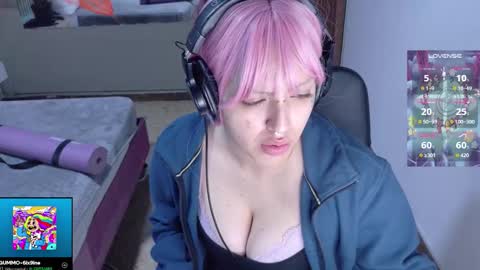 Snapshot of eli666uwu chatting on 10-20-25, 04:07 eli666uwu online show from 10-20-25, 04:07