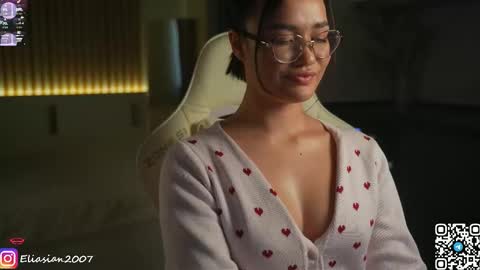 Snapshot of eli_asian chatting on 03-12-26, 12:11 Eli online show from 03-12-26, 12:11