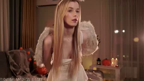 Eli online show from 10-31-25, 07:26