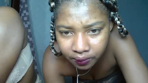 elia011 online show from 01-19-25, 07:26