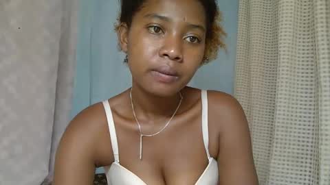 elia011 online show from 02-23-25, 07:44